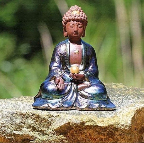 Tượng Phật Thích Ca gốm xà cừ https://dieunhung.com/ Tượng Phật Thích Ca gốm xà cừ https://dieunhung.com/