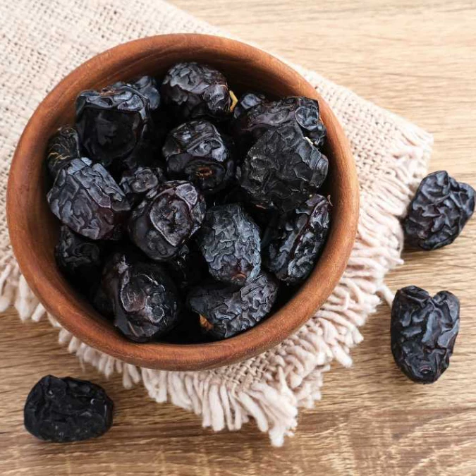 TÁO TÀU ĐEN TÂN CƯƠNG (CÓ HẠT) https://dieunhung.com/ TÁO TÀU ĐEN TÂN CƯƠNG (CÓ HẠT) https://dieunhung.com/